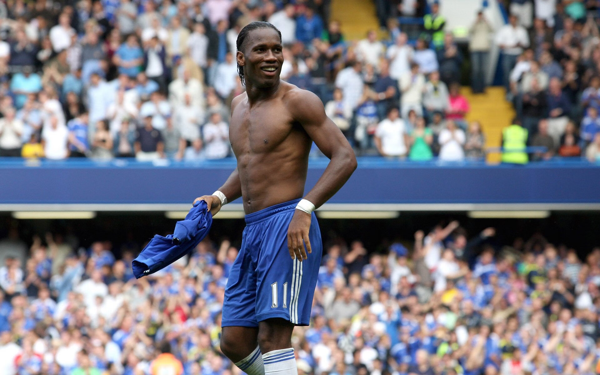 埃弗顿保级关键战临近,球迷信心回升,埃弗顿强吗